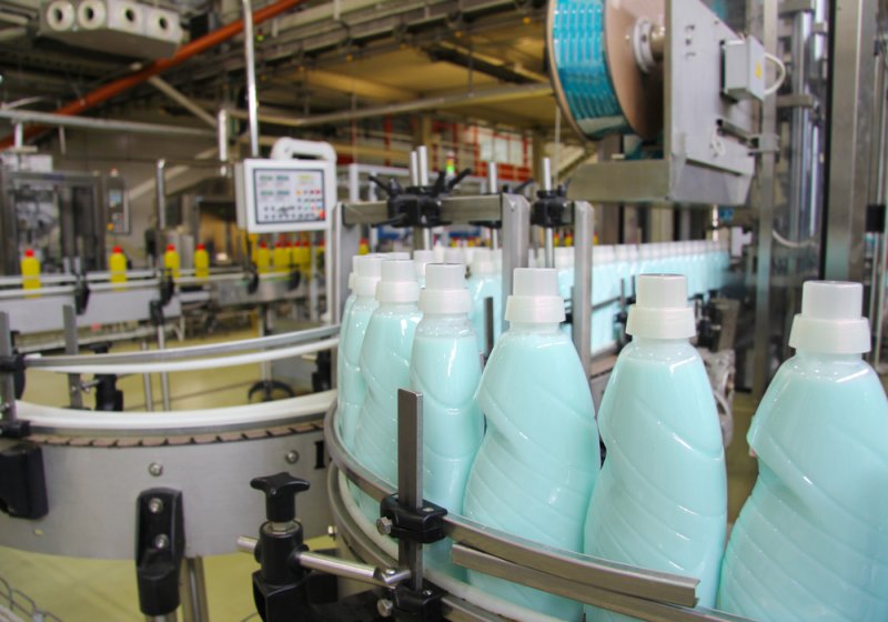 Bottle filling line at a consumer goods manufacturer | Martec International